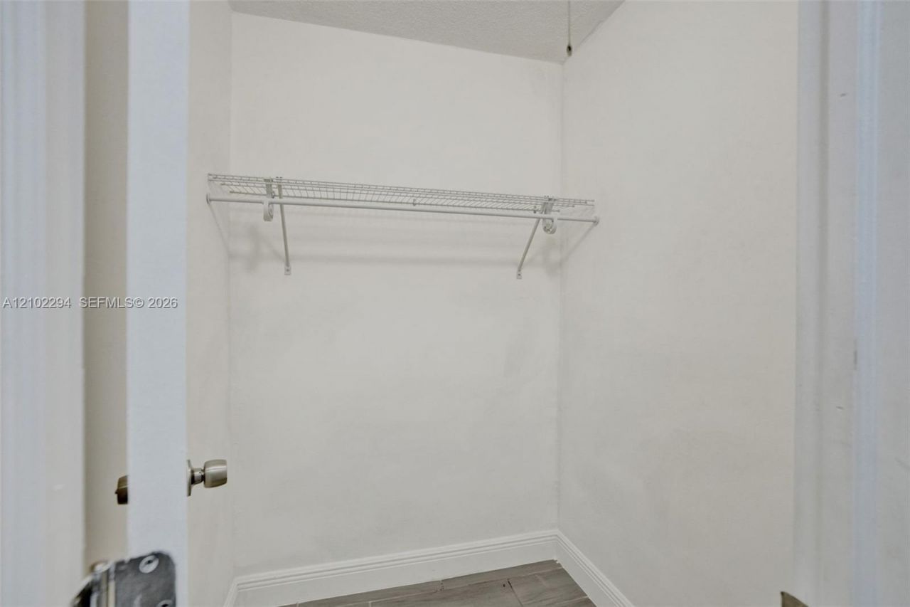 14190 W Dixie Hwy , Unit 2, North Miami, FL 33161 Photo