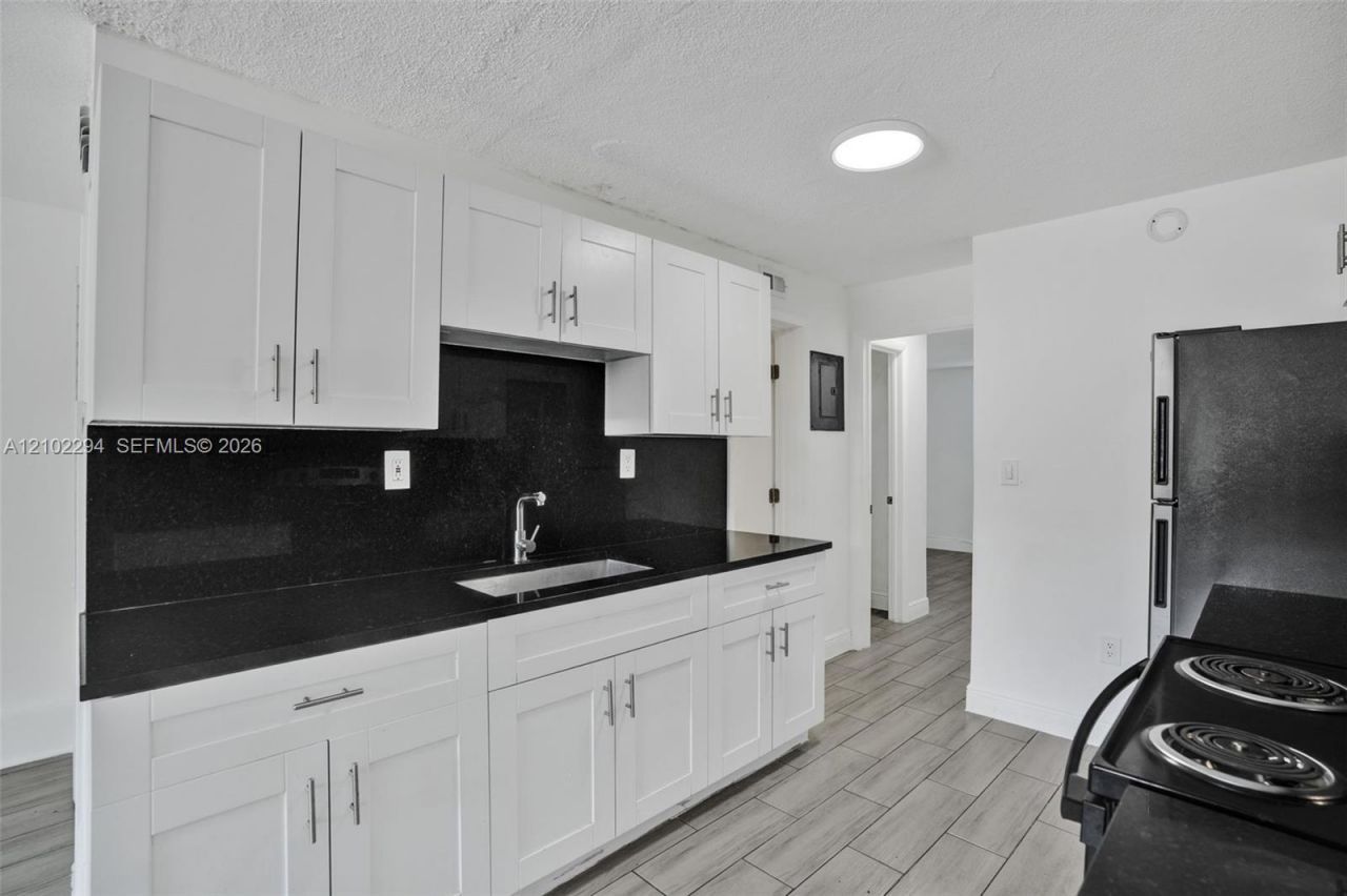 14190 W Dixie Hwy , Unit 2, North Miami, FL 33161 Photo