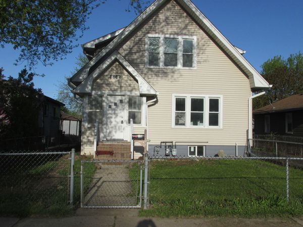 1045 Yeoman Street , Unit 2, Waukegan, IL 60085