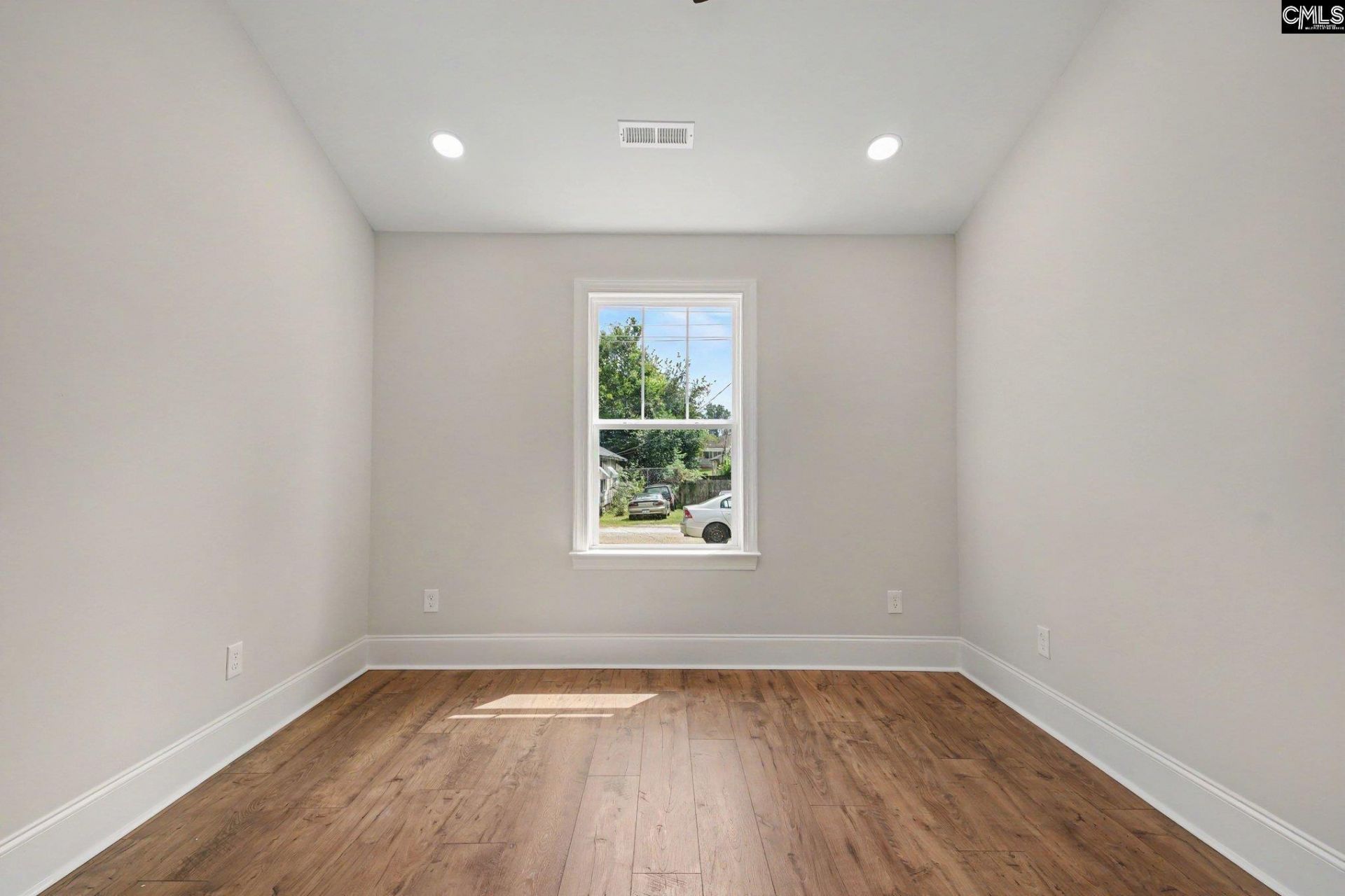 214 W 3rd Street Photo 19