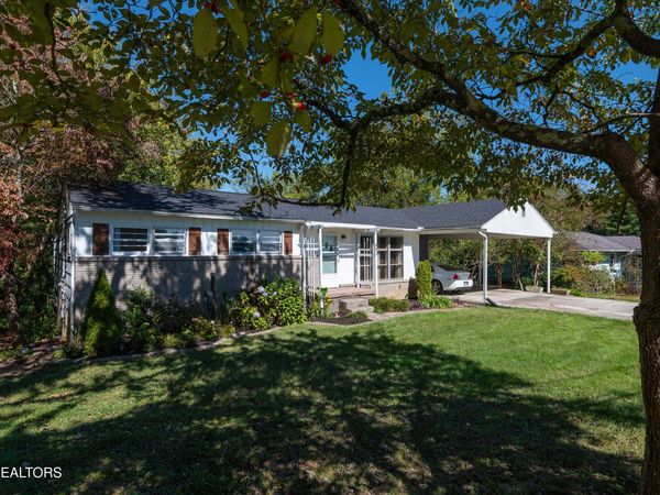 401 W Ridgecrest Drive, Kingston, TN 37763