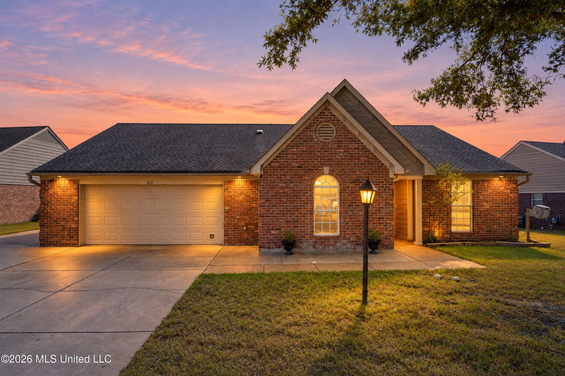 831 Lakemont Drive, Southaven, MS 38672 Main Photo