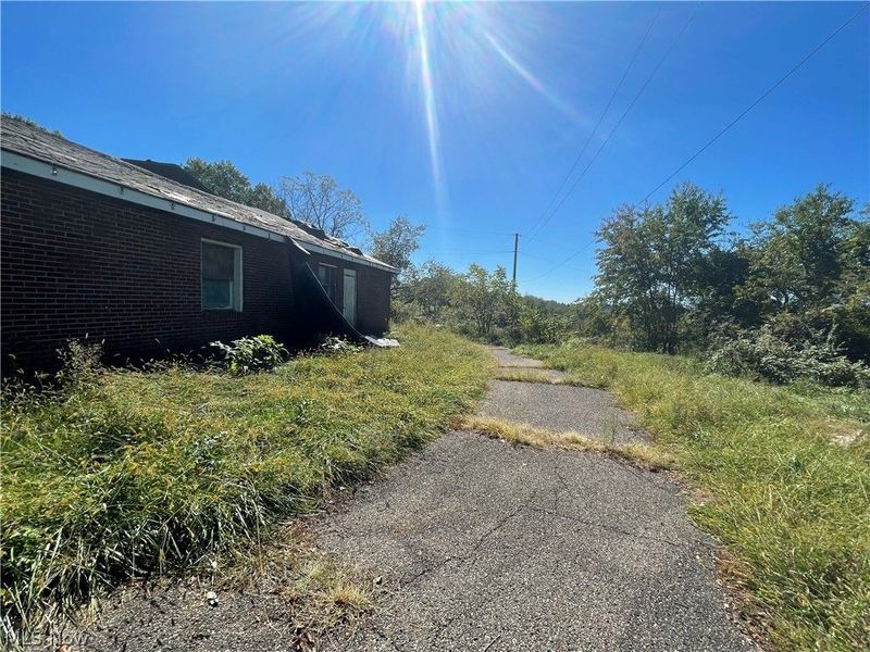 97 Greene Street, Smithfield, OH 43948 Photo 4