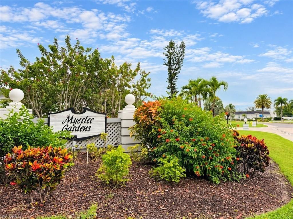6865 Sandtrap Dr , Fort Myers, FL 33919 Photo