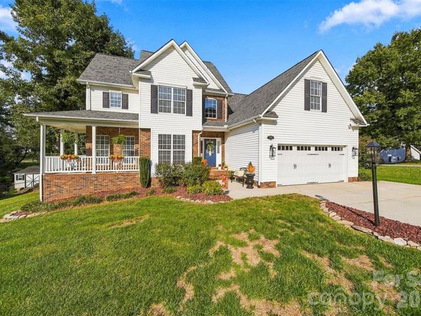 2741 25th Street NE, Hickory, NC 28601