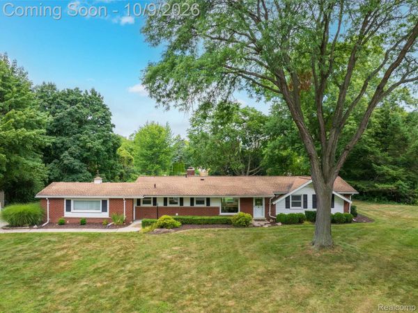455 Donegal Drive, Rochester Hills, Mi 48309