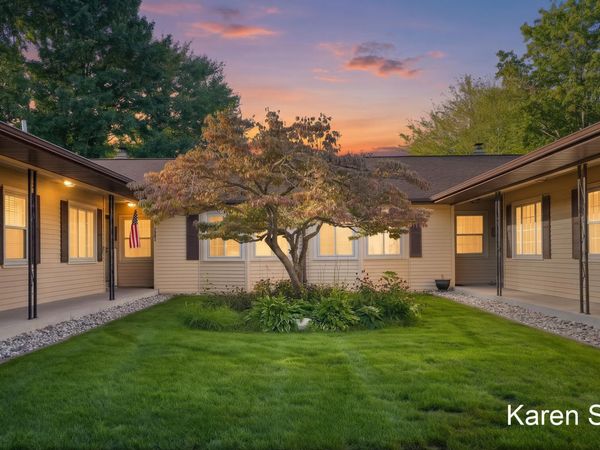 7388 Pine Grove Drive, Jenison, MI 49428