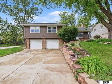 4936 S 95 Avenue, Omaha, NE 68127
