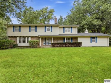 806 S 94th Street, Omaha, NE 68114