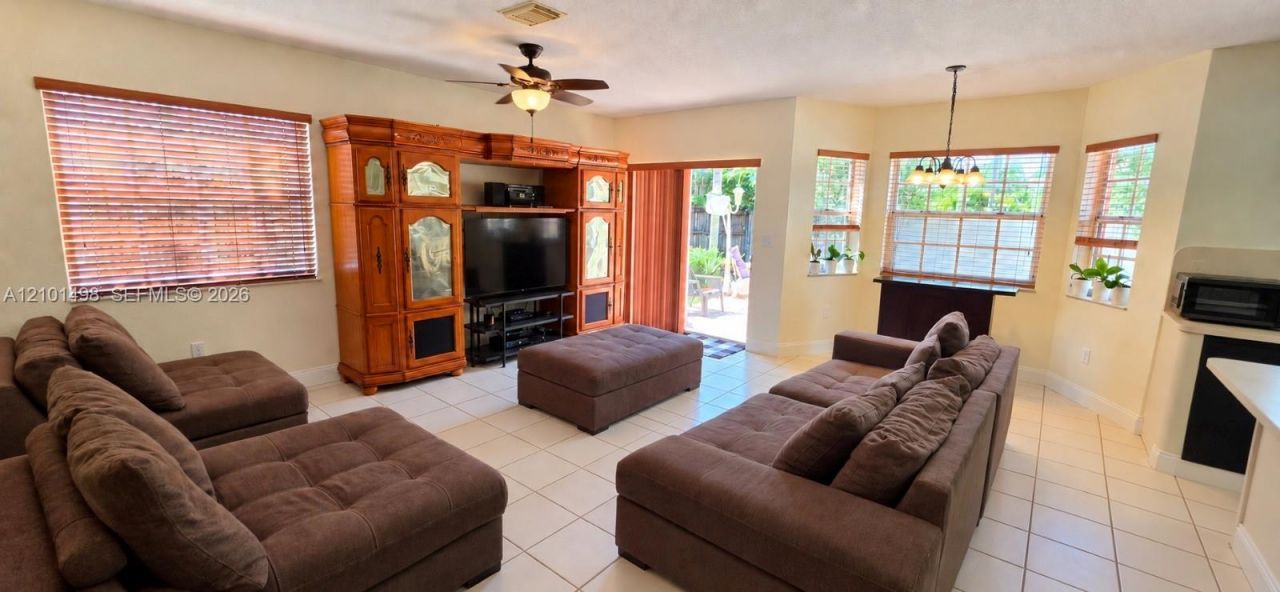 9010 SW 166th Pl, Miami, FL 33196 Photo