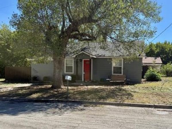 505 Cummins Street, Bowie, TX 76230