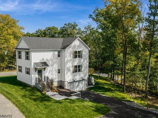 39 Madison Trail, Hopatcong, NJ 07843