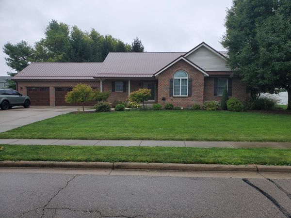 1201 Farmington Lane , Washington Court House, OH 43160