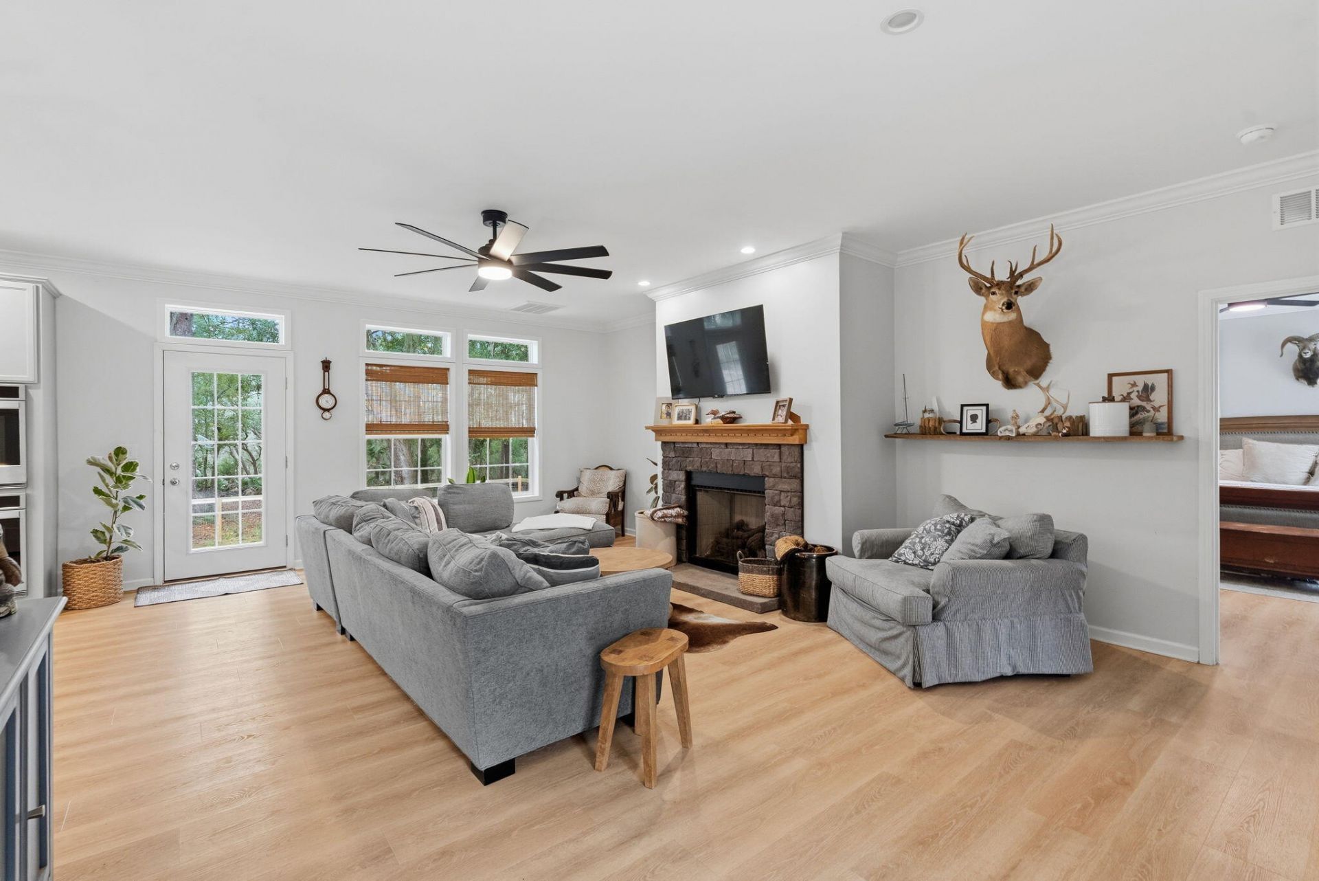 4071 Pine Creek Road Photo 8