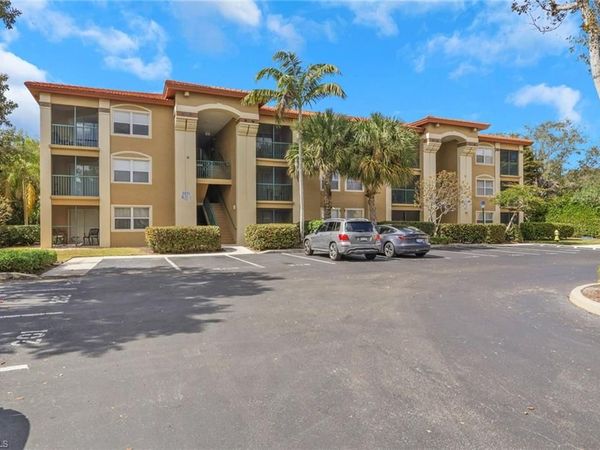 8851 Colonnades CT W, Unit 131, BONITA SPRINGS, FL 34135
