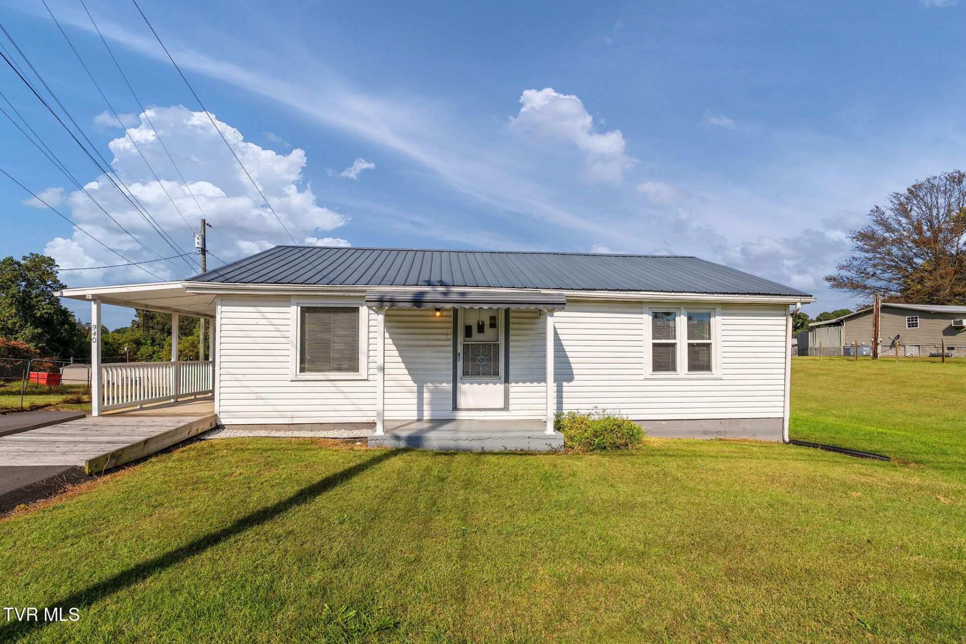 940 Muddy Creek Road, Piney Flats, TN 37686 Main Photo