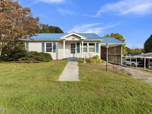 565 Bowlin Street, Damascus, VA 24236