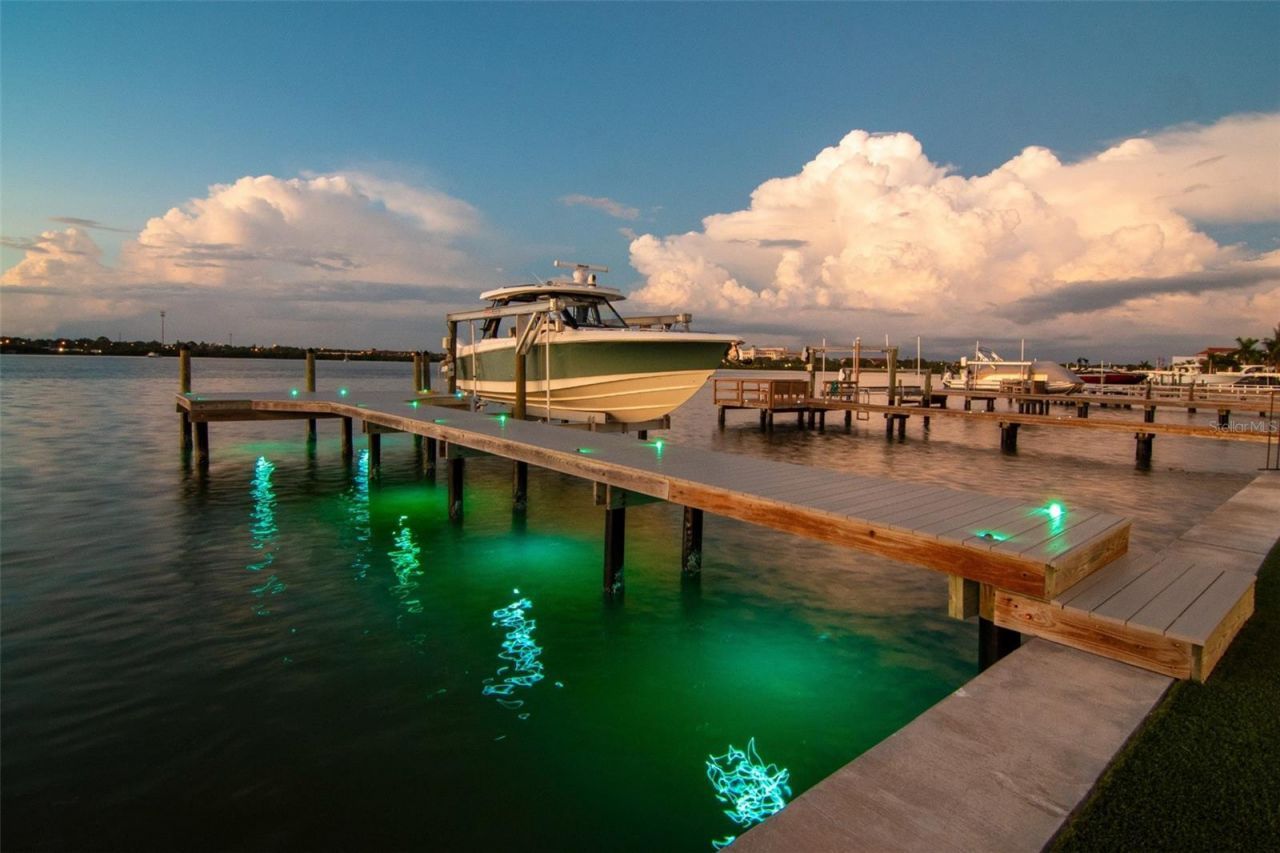 836 Bay Point Drive, Madeira Beach, FL 33708 Photo