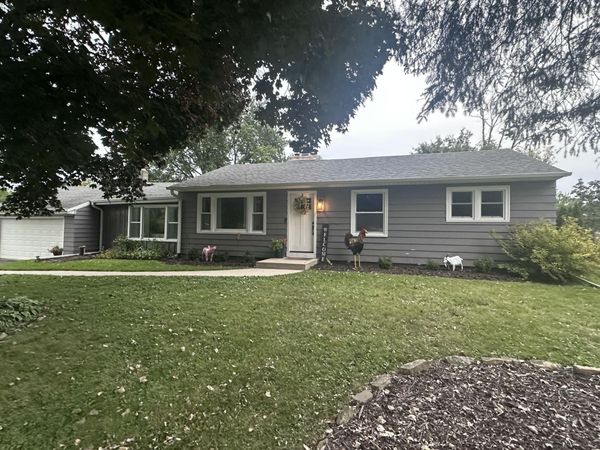 452 Riverview Dr, Grafton, WI 53024