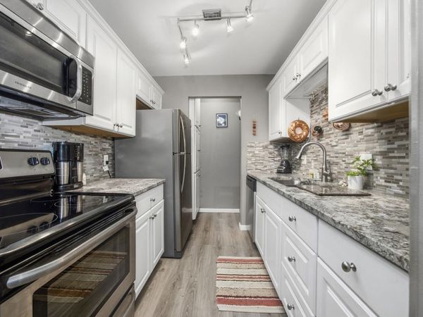 10340 W Whitnall Edge Dr, Unit 103, Franklin, WI 53132