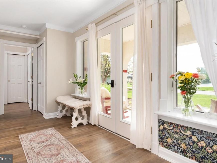 1 F Queen Victoria Court, Chester, MD 21619 Main Photo
