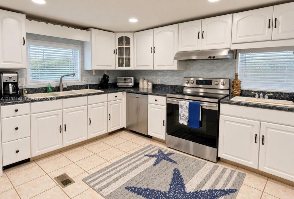 712 Garden State Ln , Unit 1, Key Largo, FL 33037 Photo