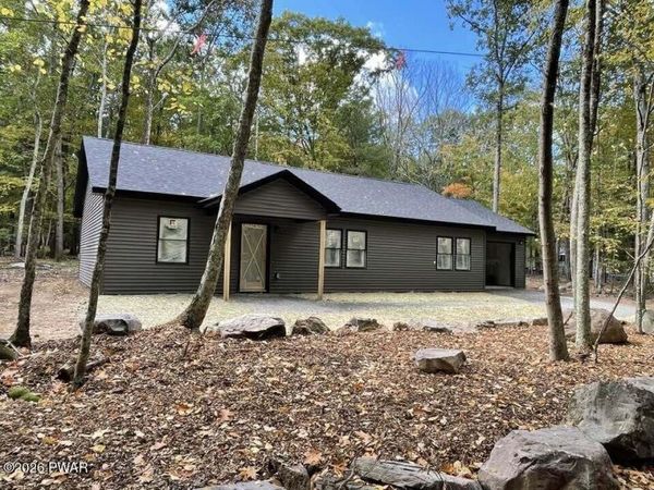 117 Iroquois Road , Shohola, PA 18458