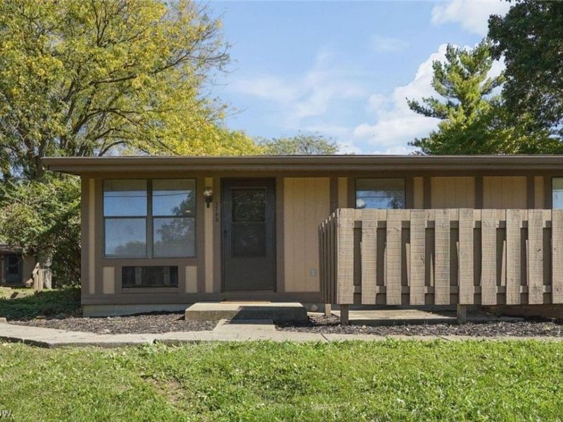1783 Sunapple Way, Columbus, OH 43232 Photo 1