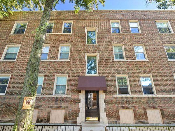 7025 N Wolcott Avenue , Unit 2, Chicago, IL 60626