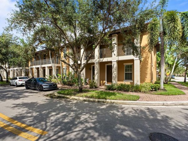 1129 SW 147th Ter , Pembroke Pines, FL 33027