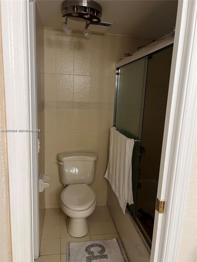 8875 Fontainebleau Blvd , Unit 203, Miami, FL 33172 Photo