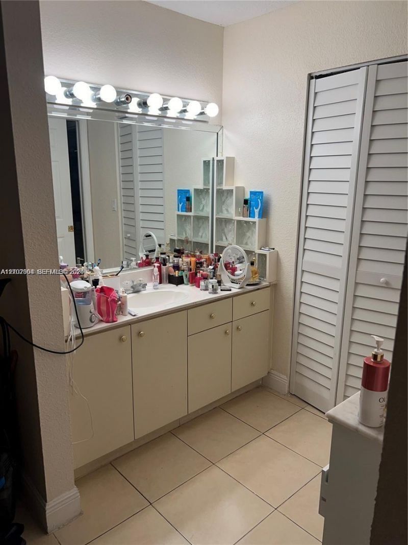 8875 Fontainebleau Blvd , Unit 203, Miami, FL 33172 Photo