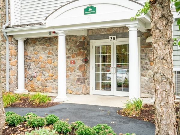 36 Augustus Ct, Unit 1002, Reading, MA 01867
