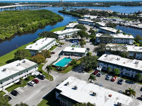 2800 Indian River Boulevard, Unit 6S, Vero Beach, FL 32960