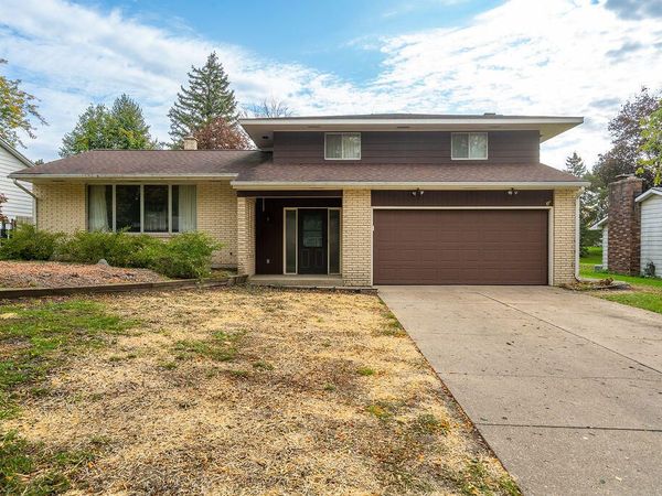 4156 Weymouth Drive SE, Grand Rapids, MI 49508