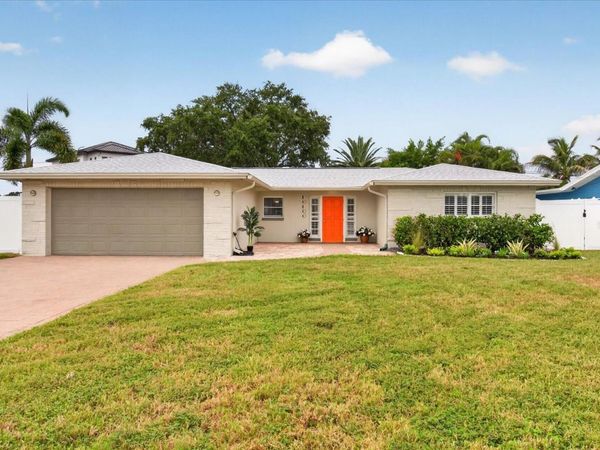 10100 PARADISE BOULEVARD , TREASURE ISLAND, FL 33706