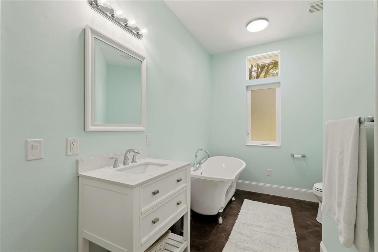 6012 NW 168th Street, Alachua, FL 32615 Photo