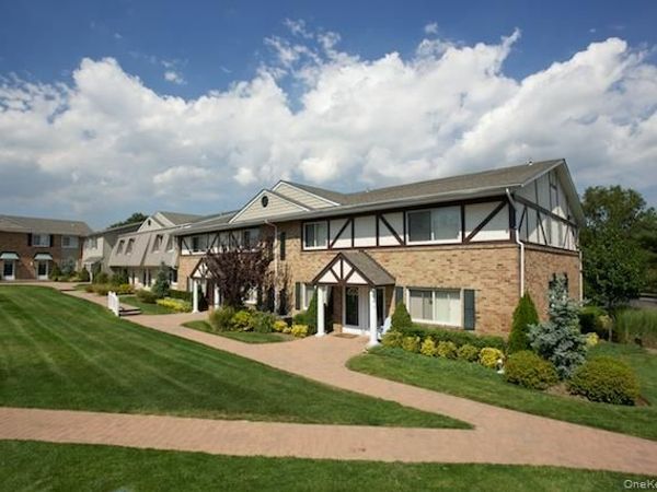 130 Starlight Walk , Unit 130, Holbrook, NY 11741