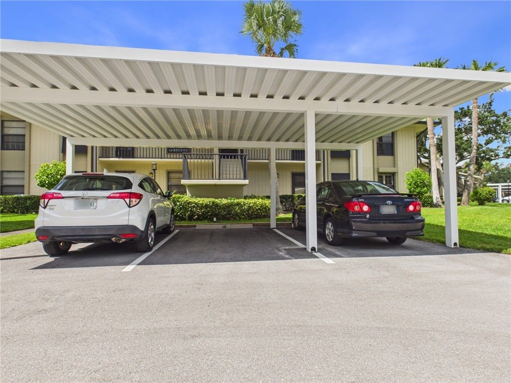 18 Plantation Drive, Unit 106, Vero Beach, FL 32966 Photo