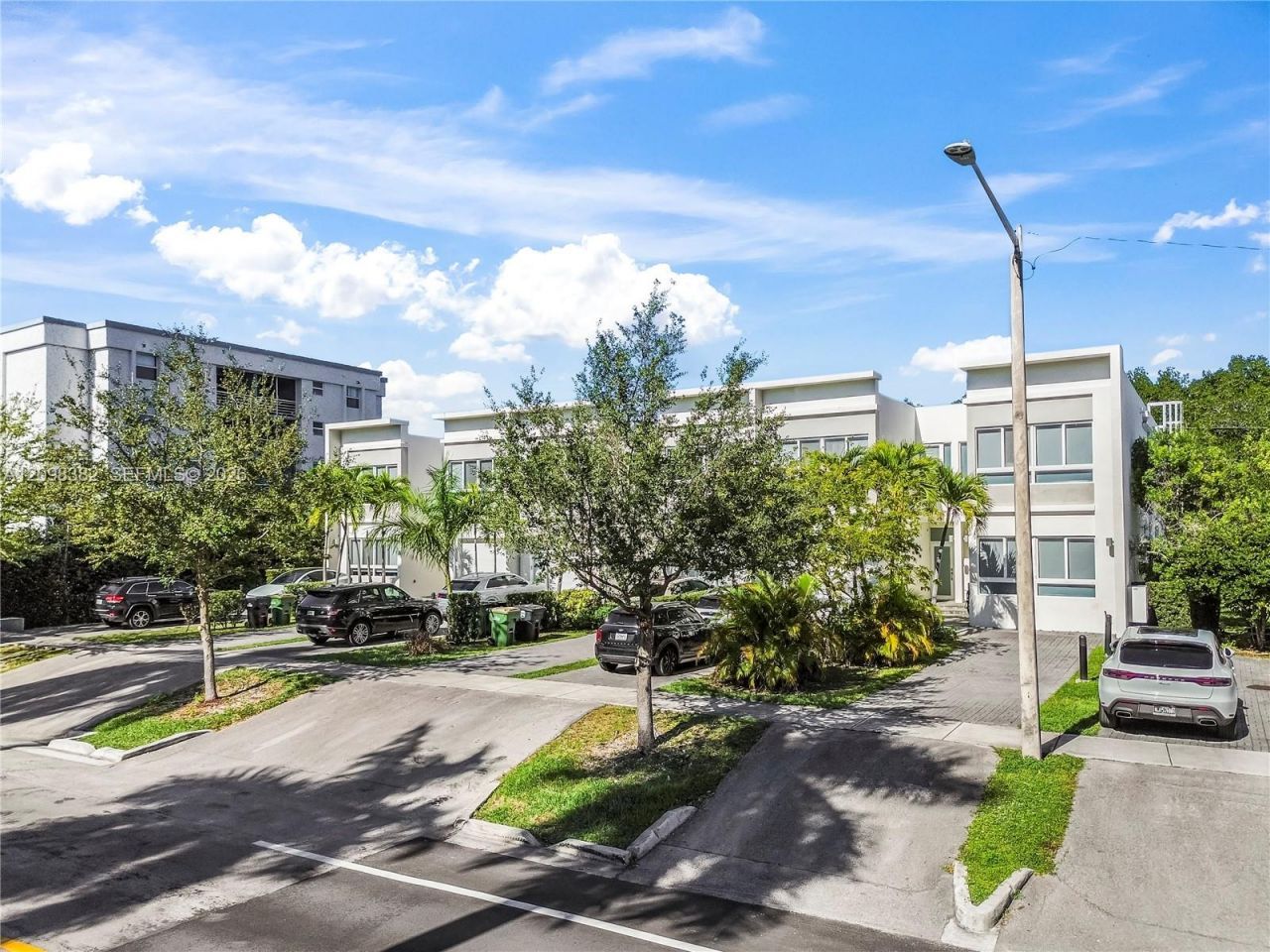 2461 NE 135th St , North Miami, FL 33181 Photo