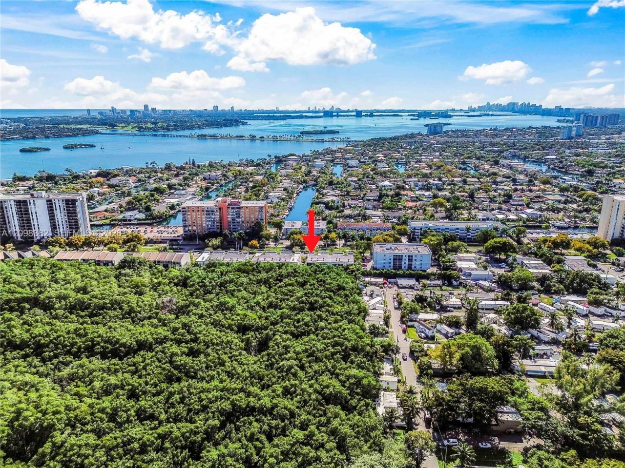 2461 NE 135th St , North Miami, FL 33181 Photo