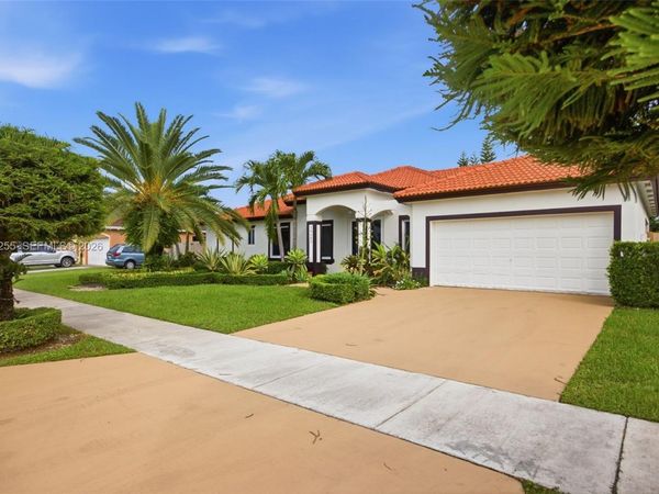 16483 SW 282nd St , Homestead, FL 33033