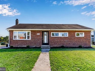 5223 CRESTWOOD DRIVE , HARRISBURG, PA 17109