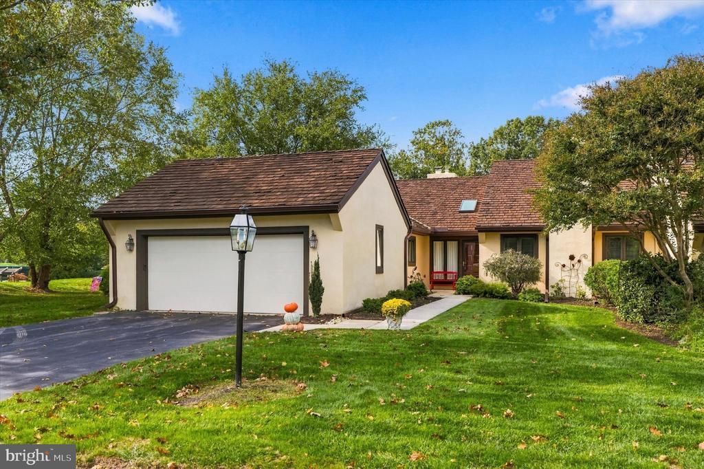 17 SPRINGHOUSE LANE, BLUE BELL, PA 19422
