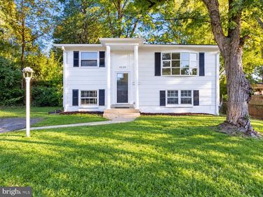 4509 HAMILTON DRIVE , WOODBRIDGE, VA 22193