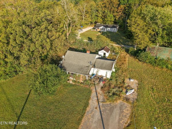 2715 Andersonville Hwy, Clinton, TN 37716