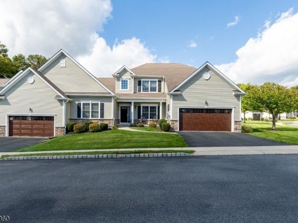 2 Par Ct, Randolph, NJ 07869