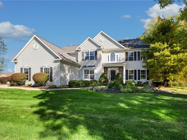 701 Front Royal Circle, Fayetteville, NY 13066
