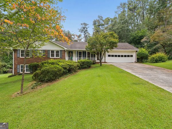 1694 Bent River Drive SW, Lilburn, GA 30047