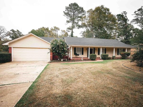 3125 Cherokee Ave, Camden, AR 71701